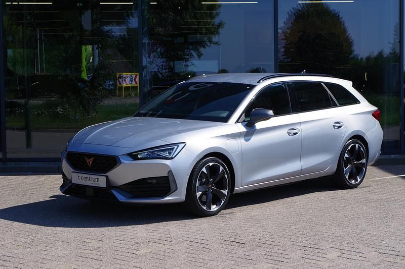 Zilver Gebruikt 2022 Cupra Leon VZ Stationwagen | € 27.700 (Goede deal) - Afbeelding 1/4