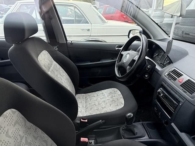 Occasion Skoda Fabia Comfort 75 PK (55 kW) 2004 Blauw Hatchback