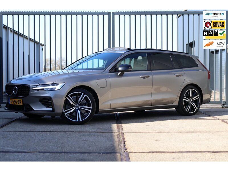 Grijs Gebruikt 2021 Volvo V60 R-Design Stationwagen | € 41.995 (Eerlijke prijs) - Afbeelding 1/4