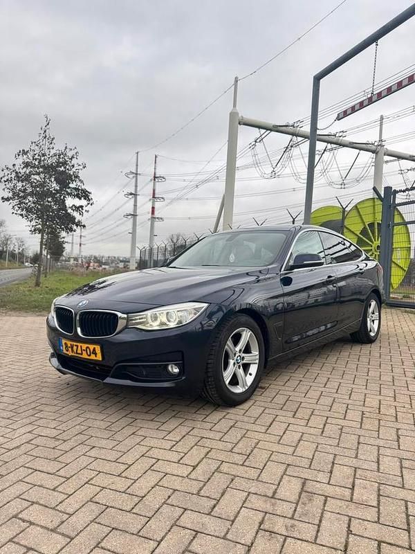 Gebruikt 2013 BMW 318 | € 7.250 (Iets duurder) - Afbeelding 1/4