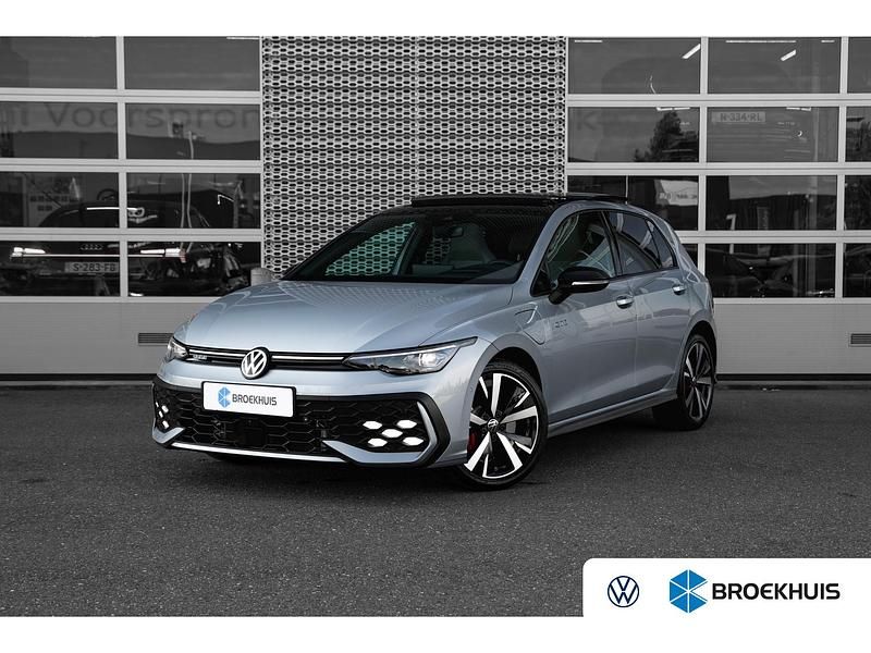 Grijs Gebruikt 2025 VW Golf VIII GTE Hatchback | € 49.840 - Afbeelding 1/4