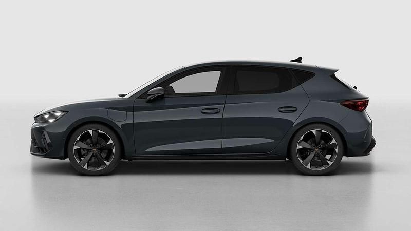 Nieuw Cupra Leon 204 PK (150 kW) 2025 Blauw Hatchback