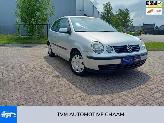 Grijs Gebruikt 2002 VW Polo Comfortline Hatchback | € 1.240 (Goede deal) - Afbeelding 1/4