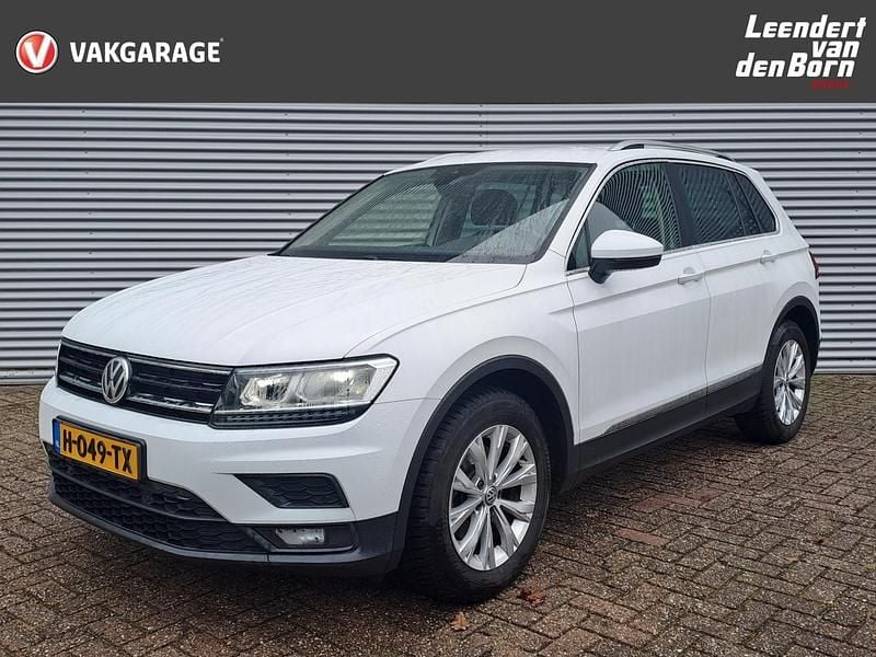 Wit Occasion 2020 VW Tiguan Comfortline SUV | € 22.995 (Super prijs) - Afbeelding 1/4