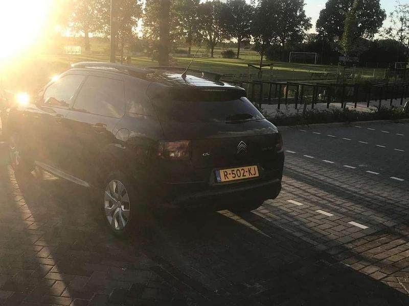 Occasion Citroën C4 Cactus Feel 82 PK (60 kW) 2016 Zwart Hatchback