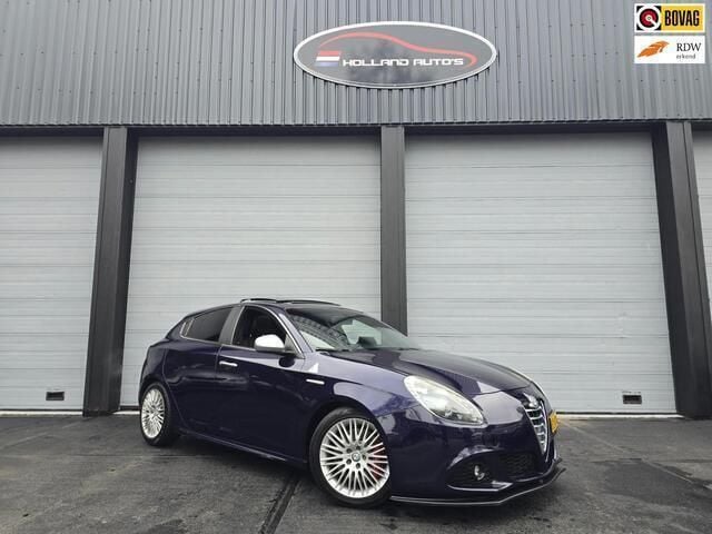 Blauw Gebruikt 2012 Alfa Romeo Giulietta Quadrifoglio Verde Hatchback | € 9.950 (Eerlijke prijs) - Afbeelding 1/4