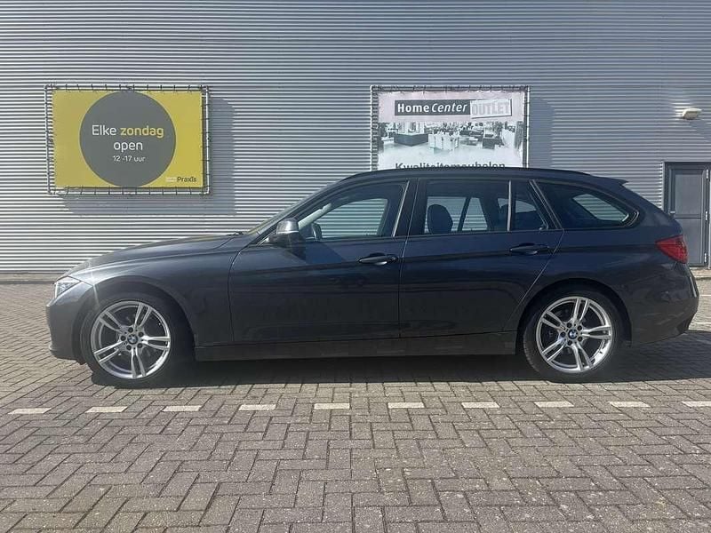 Grijs Gebruikt 2014 BMW 318 Stationwagen | € 9.450 (Eerlijke prijs) - Afbeelding 1/4