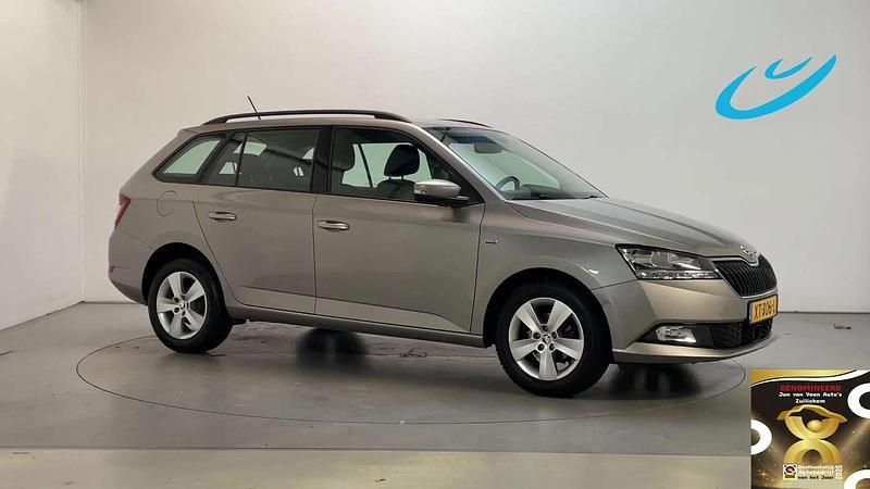 Grijs Gebruikt 2019 Skoda Fabia Clever Hatchback | € 11.750 (Eerlijke prijs) - Afbeelding 1/3