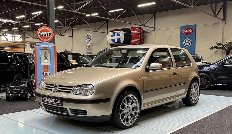 Occasion VW Golf IV 105 PK (77 kW) 2001 Goud Hatchback