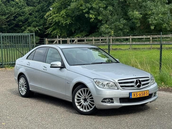Grijs Gebruikt 2010 Mercedes C200 Avantgarde Sedan | € 7.950 (Eerlijke prijs) - Afbeelding 1/4
