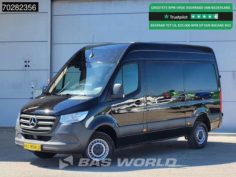 Zwart Gebruikt 2023 Mercedes Sprinter Van | € 29.400 (Super prijs) - Afbeelding 1/3