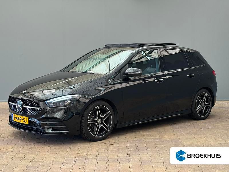 Zwart Gebruikt 2022 Mercedes B200 Business MPV | € 33.595 (Duur) - Afbeelding 1/4