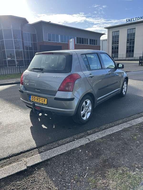Occasion Suzuki Swift GLS 92 PK (67 kW) 2005 Grijs Hatchback