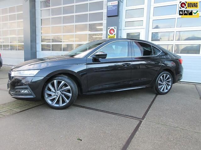 Zwart (metallic) Occasion 2020 Skoda Octavia Business Line Hatchback | € 15.900 (Eerlijke prijs) - Afbeelding 1/4