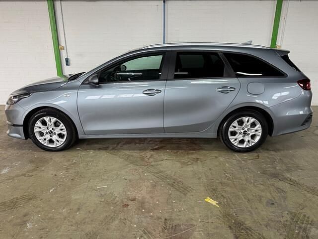 Occasion Kia Ceed 99 PK (72 kW) 2022 Zilver Hatchback
