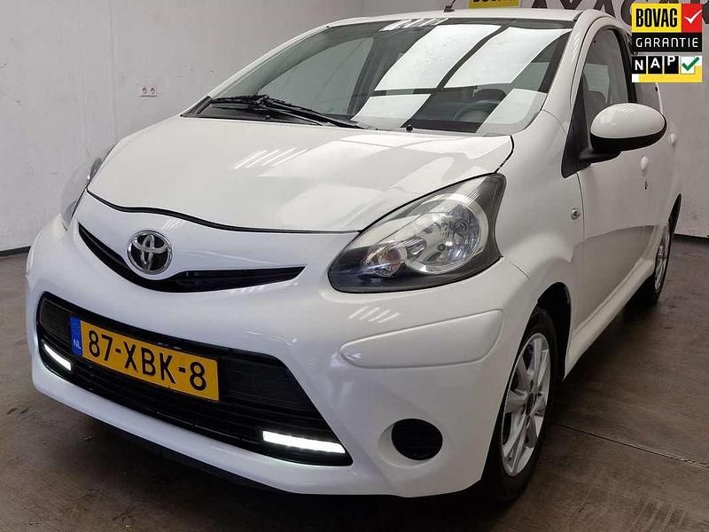 Occasion Toyota Aygo 68 PK (50 kW) 2012 Wit Hatchback
