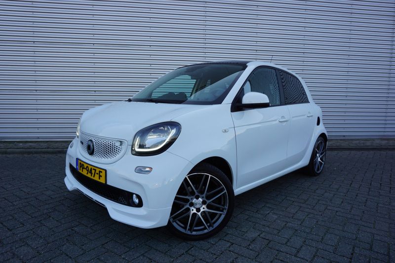Hatchback Gebruikt 2017 Smart ForFour Brabus Hatchback | € 15.950 - Afbeelding 1/4