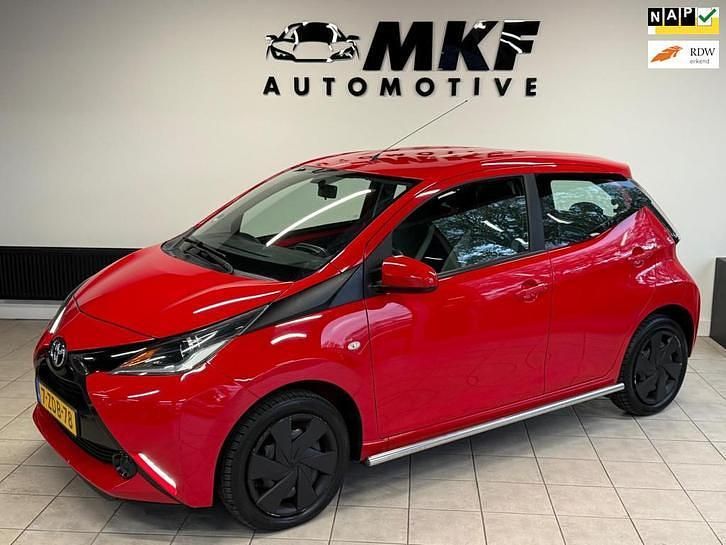 Gebruikt 2015 Toyota Aygo X-play Hatchback | € 4.995 (Goede deal) - Afbeelding 1/4