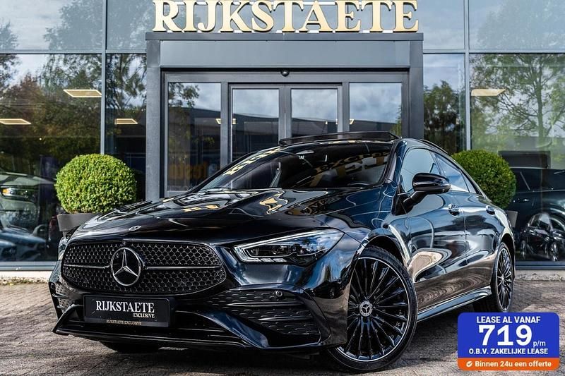 Zwart Gebruikt 2023 Mercedes CLA250e AMG Sedan | € 44.900 - Afbeelding 1/4