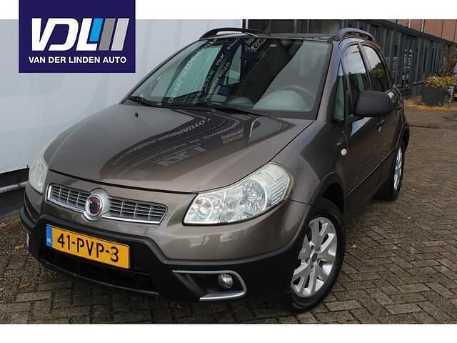 Bruin Gebruikt 2011 Fiat Sedici Young SUV | € 6.450 (Eerlijke prijs) - Afbeelding 1/4