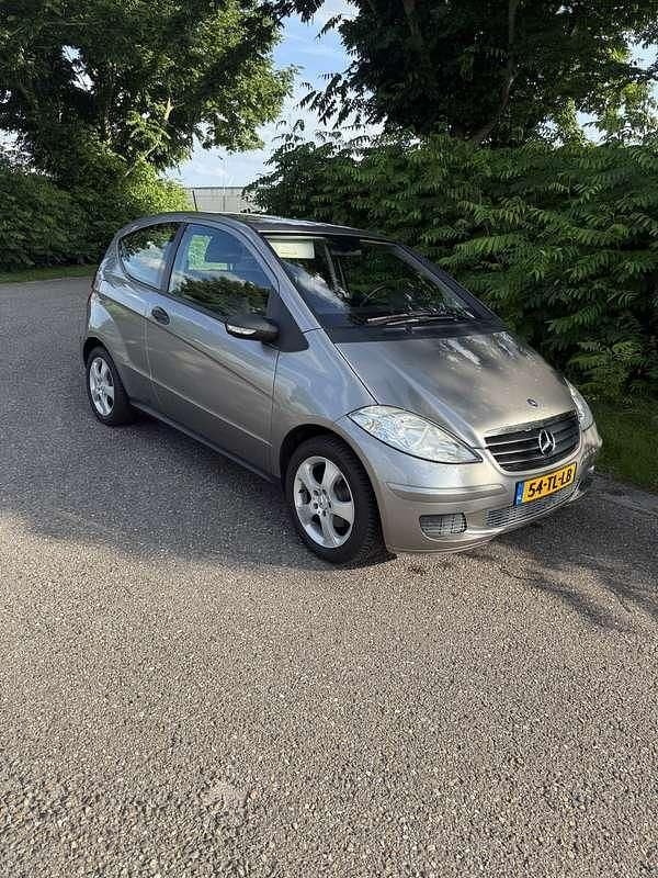 Grijs Gebruikt 2006 Mercedes A150 Classic Hatchback | € 2.150 (Eerlijke prijs) - Afbeelding 1/4