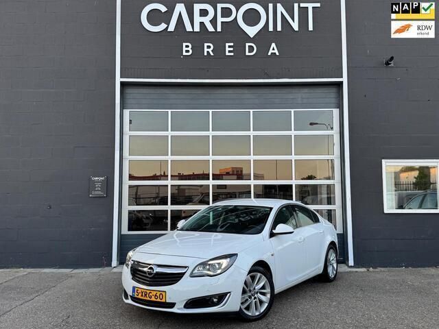 Wit Gebruikt 2014 Opel Insignia Cosmo Sedan | € 9.995 (Goede deal) - Afbeelding 1/4