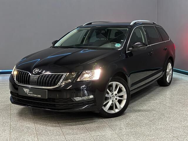 Zwart Gebruikt 2019 Skoda Octavia Business Line Stationwagen | € 11.950 (Goede deal) - Afbeelding 1/4