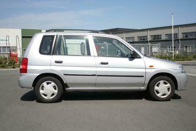 Occasion Mazda Demio Exclusive 75 PK (55 kW) 2002 Grijs Hatchback