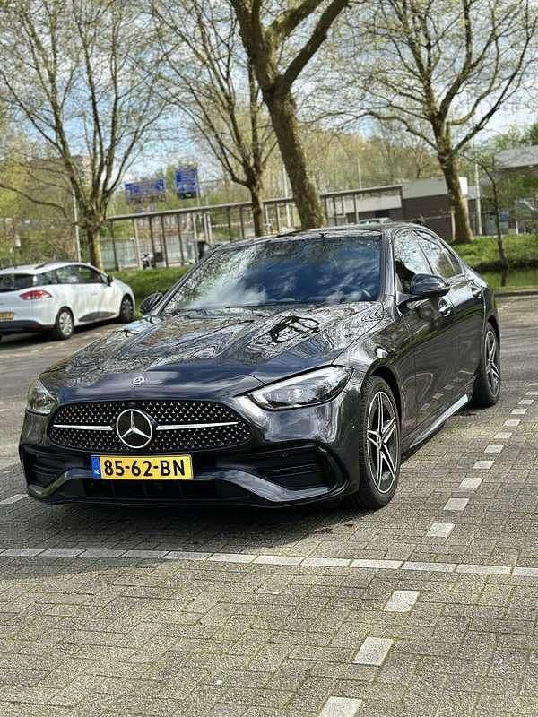 Gebruikt 2023 Mercedes C200 AMG line Sedan | € 54.999 (Duur) - Afbeelding 1/4