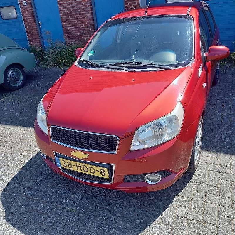 Rood Gebruikt 2008 Chevrolet Aveo LS Hatchback | € 1.925 (Eerlijke prijs) - Afbeelding 1/4