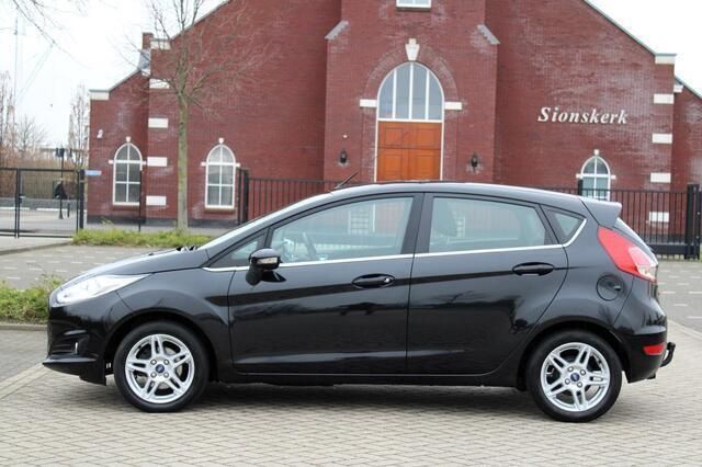Occasion Ford Fiesta Titanium 101 PK (74 kW) 2014 Zwart Hatchback