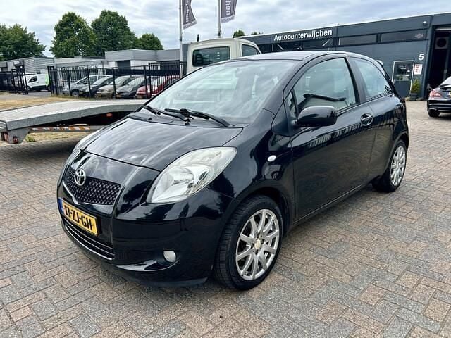 Zwart Gebruikt 2008 Toyota Yaris Hatchback | € 2.995 (Eerlijke prijs) - Afbeelding 1/4