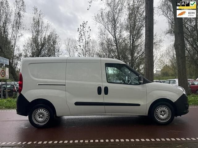 Wit Gebruikt 2015 Opel Combo Edition Van | € 3.599 (Eerlijke prijs) - Afbeelding 1/4