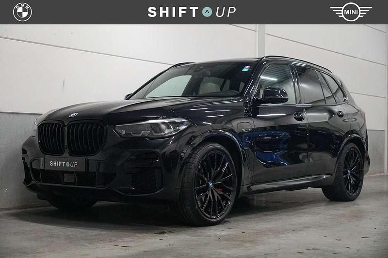 Zwart Occasion 2022 BMW X5 M Sport SUV | € 63.940 (Eerlijke prijs) - Afbeelding 1/3