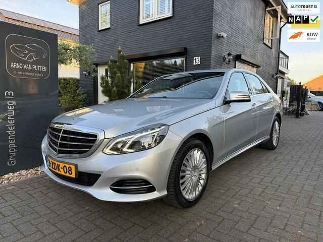 Grijs Gebruikt 2014 Mercedes E220 Avantgarde Sedan | € 16.900 (Duur) - Afbeelding 1/4