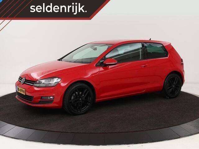 Rood Gebruikt 2015 VW Golf VII Edition Hatchback | € 10.900 (Super prijs) - Afbeelding 1/4