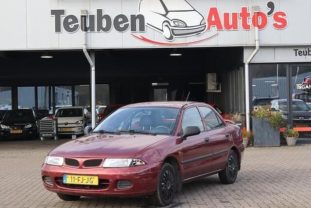 Rood Gebruikt 2000 Mitsubishi Carisma Sedan | € 895 - Afbeelding 1/4