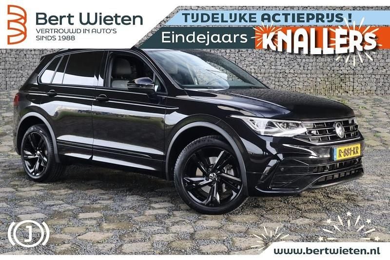 Zwart Gebruikt 2022 VW Tiguan R-line SUV | € 33.745 (Eerlijke prijs) - Afbeelding 1/3