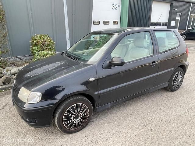 Occasion VW Polo Trendline 75 PK (55 kW) 2001 Zwart Hatchback