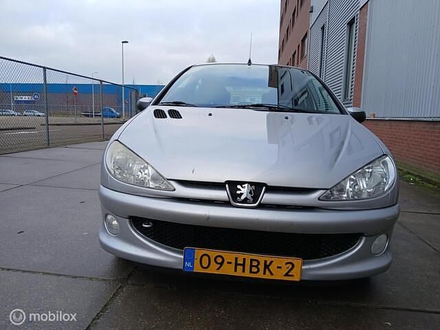 Occasion Peugeot 206 75 PK (55 kW) 2008 Grijs Hatchback
