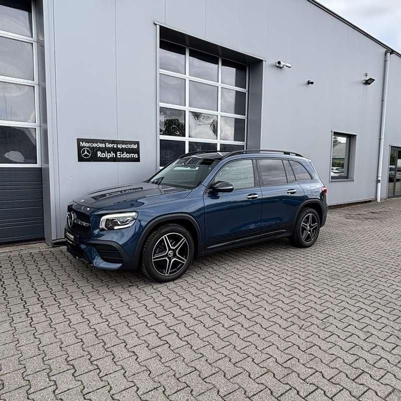 Blauw Gebruikt 2023 Mercedes GLB250 AMG line SUV | € 52.750 (Eerlijke prijs) - Afbeelding 1/4