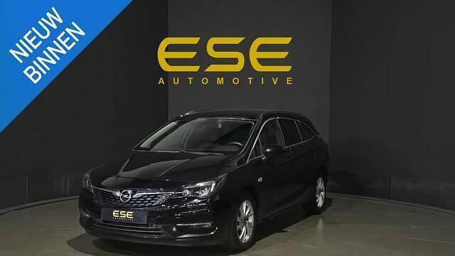 Zwart Gebruikt 2020 Opel Astra Edition Stationwagen | € 11.995 (Goede deal) - Afbeelding 1/4