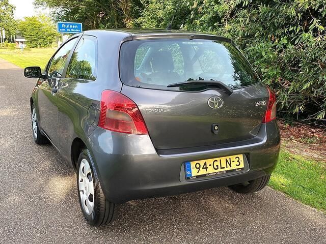 Occasion Toyota Yaris Terra 87 PK (63 kW) 2008 Grijs Hatchback