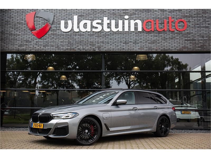 Grijs Gebruikt 2023 BMW 530 Stationwagen | € 41.950 (Eerlijke prijs) - Afbeelding 1/4