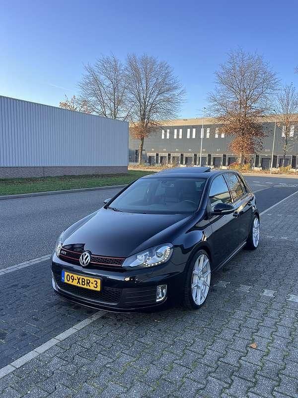 Zwart Occasion 2012 VW Golf Edition Sedan | € 15.500 (Eerlijke prijs) - Afbeelding 1/4