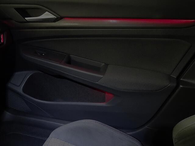 Occasion VW Golf VIII GTE 150 PK (110 kW) 2022 Zwart metallic Hatchback