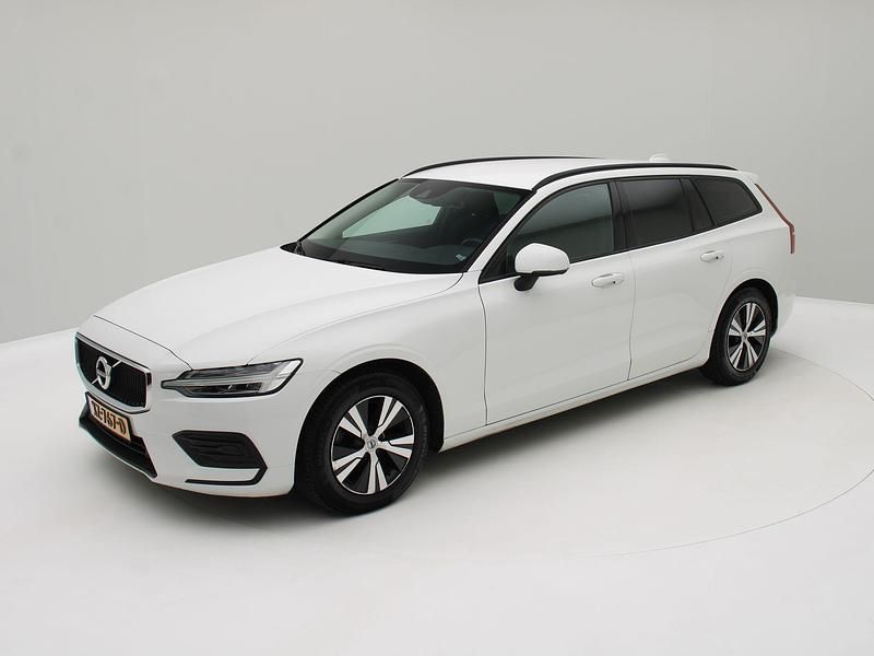 Wit Gebruikt 2019 Volvo V60 Stationwagen | € 16.500 (Iets duurder) - Afbeelding 1/3