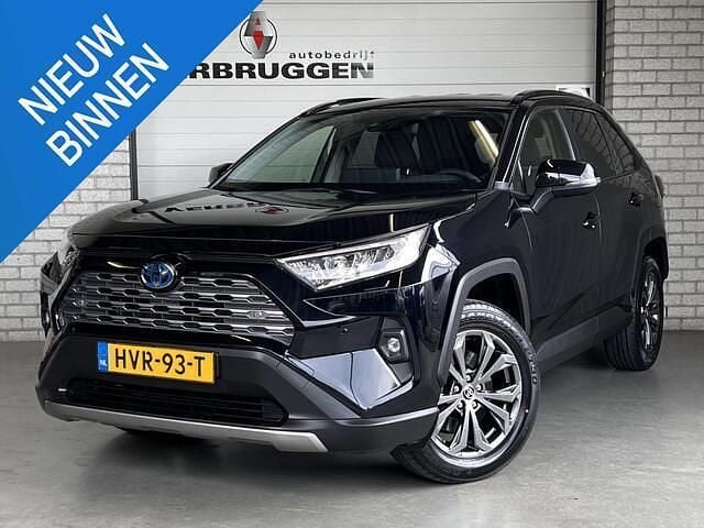 Zwart Gebruikt 2024 Toyota RAV4 Team SUV | € 43.495 (Eerlijke prijs) - Afbeelding 1/4