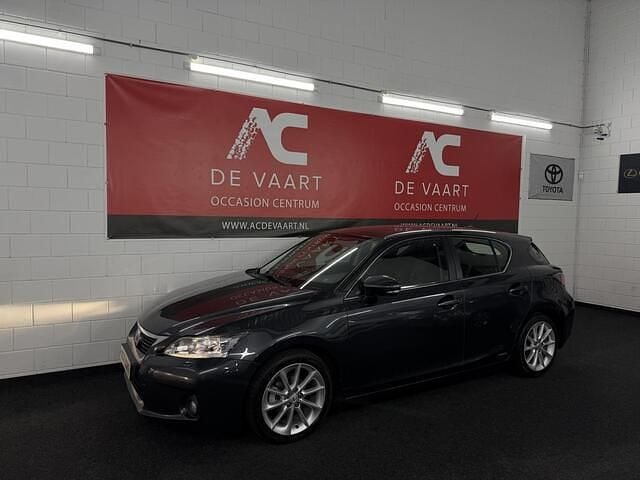 Grijs Occasion 2011 Lexus CT200h Luxury Line Hatchback | € 9.499 (Eerlijke prijs) - Afbeelding 1/4