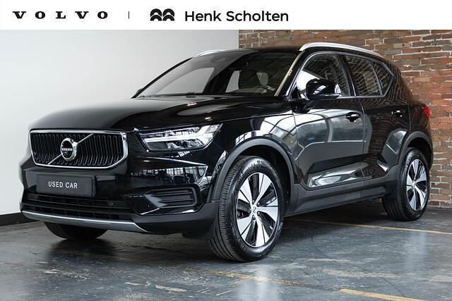 Zwart Gebruikt 2020 Volvo XC40 Momentum SUV | € 26.950 (Eerlijke prijs) - Afbeelding 1/4